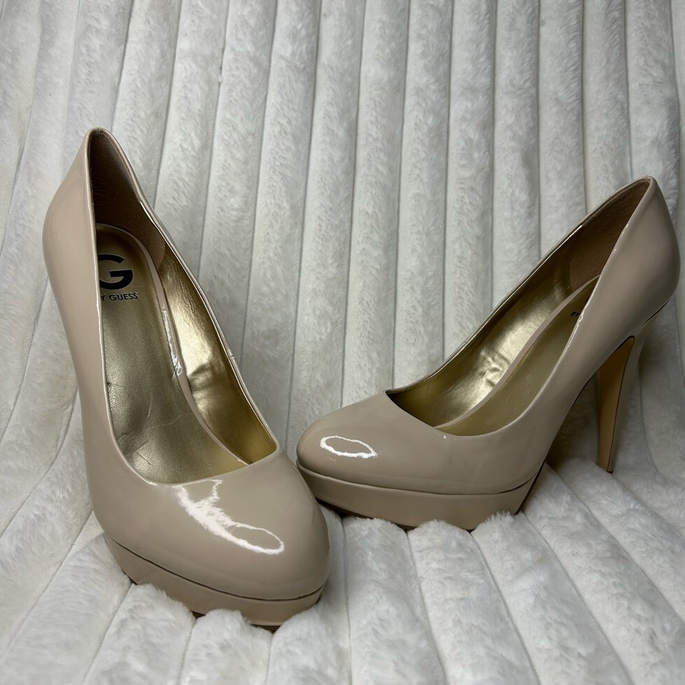 Vintage Guess Women's Beige Patent Leather Pumps